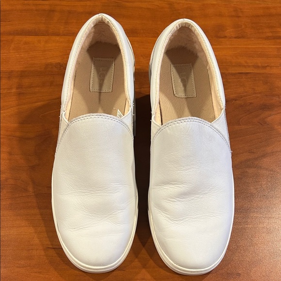 UGG Leather Slip-on - Picture 1 of 6